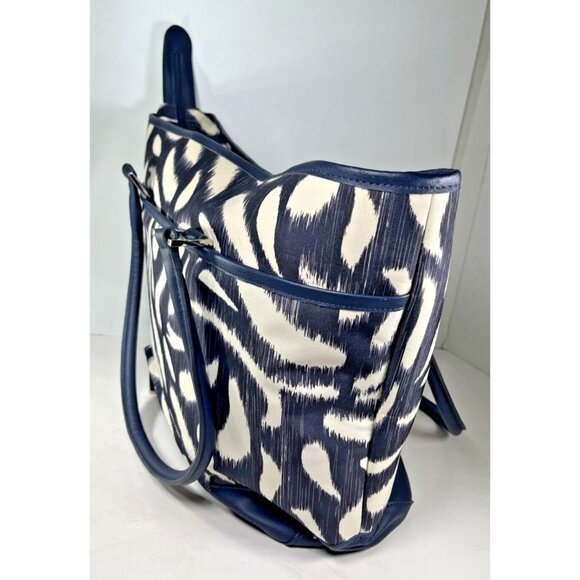 Calvin Klein Blue and White Geometric Print Lightweight Zip Synthetic XL Tote - Picture 7 of 16